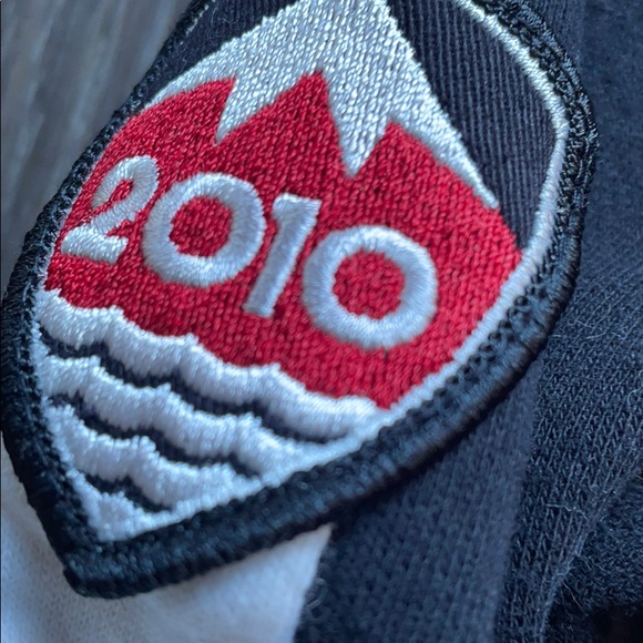 4/$20 Hudson’s Bay Olympic Canada Hoodie 0-6 mth - Picture 2 of 4